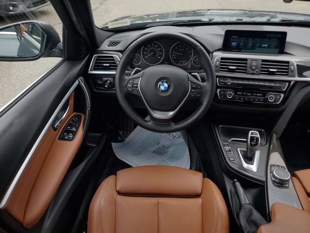 Used 2017 BMW 330i Sedan RWD image 16