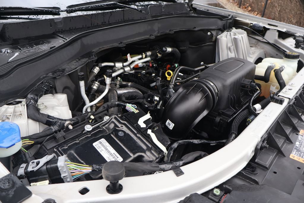 Used 2022 Ford Explorer XLT w/ Equipment Group 202A image 13