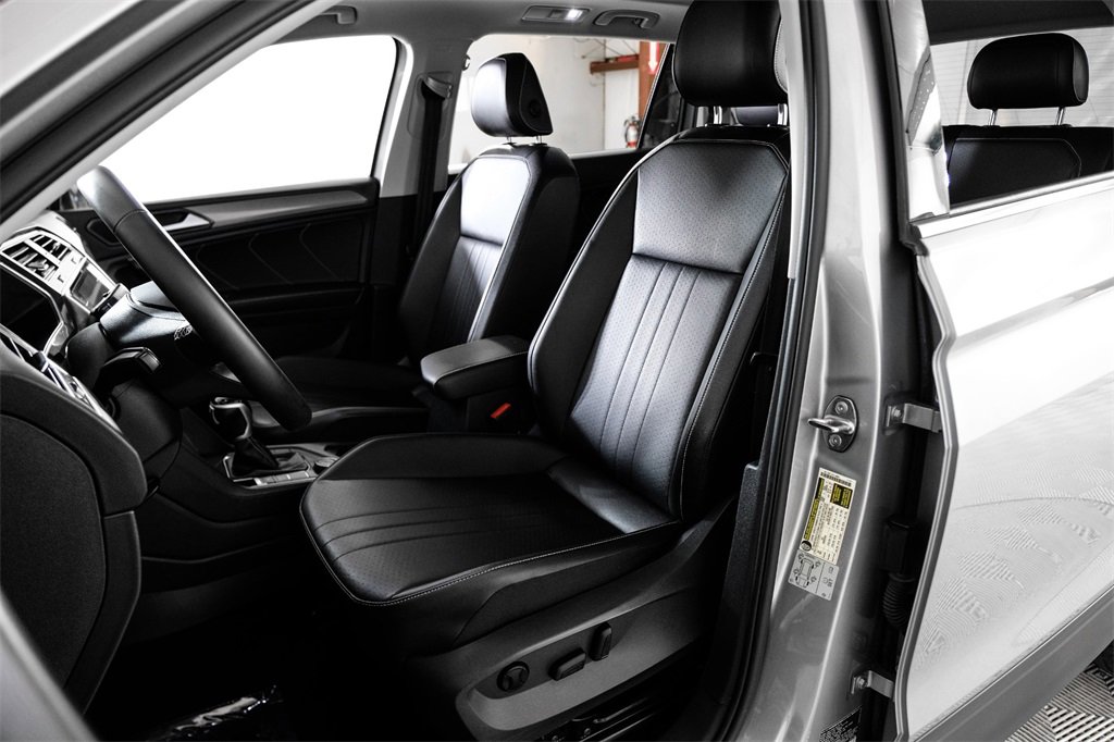 Used 2022 Volkswagen Tiguan SE image 36