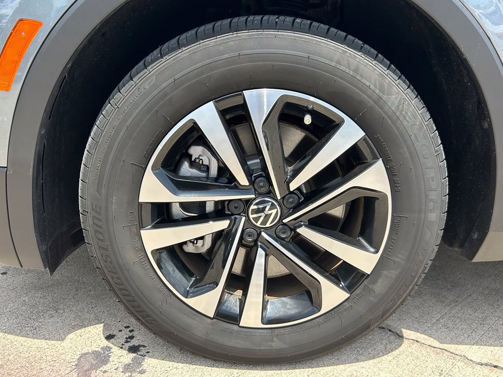 Certified 2024 Volkswagen Tiguan S FWD image 34