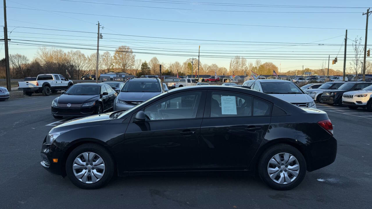 Used 2016 Chevrolet Cruze LS image 4