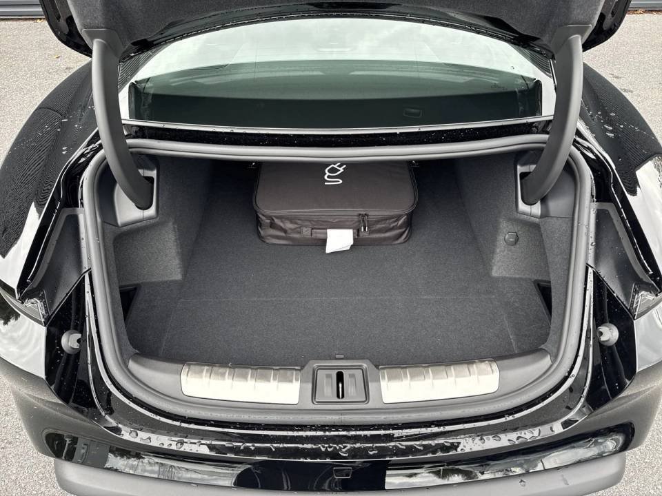 New 2025 Porsche Taycan w/ Premium Package RWD image 29