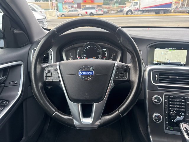 Used 2015 Volvo V60 T5 Cross Country image 9