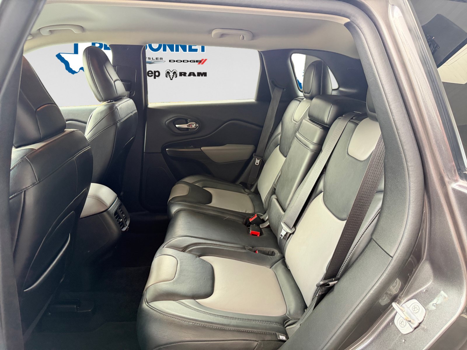 Used 2014 Jeep Cherokee Limited FWD image 21