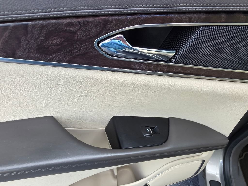 Used 2016 Lincoln MKX Reserve w/ Climate Package image 32