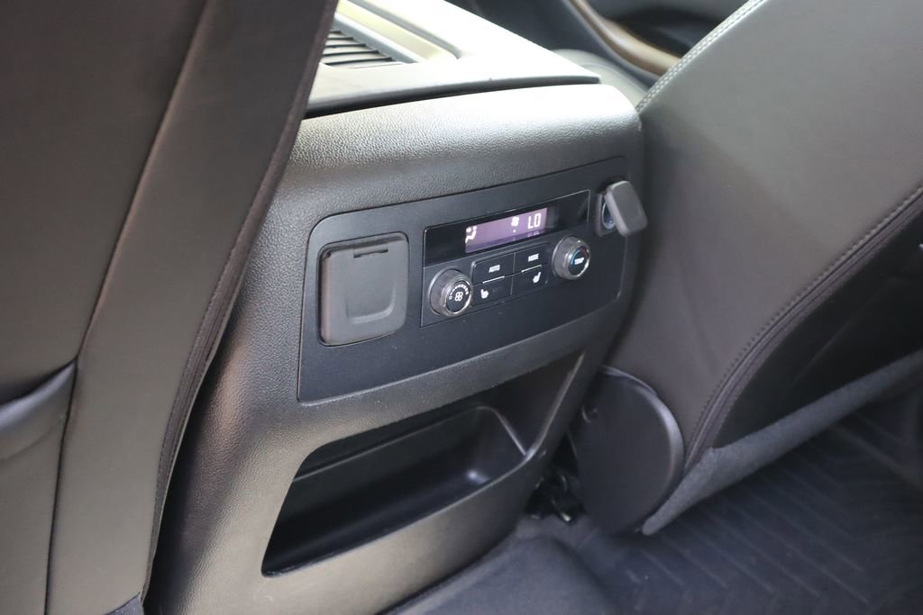 Used 2018 GMC Yukon Denali w/ Enhanced Security Package image 22