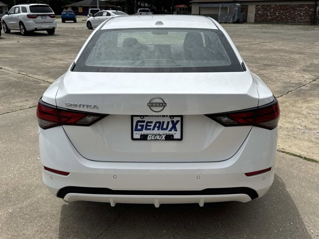 Used 2025 Nissan Sentra SV FWD image 11
