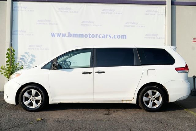 Used 2011 Toyota Sienna image 8