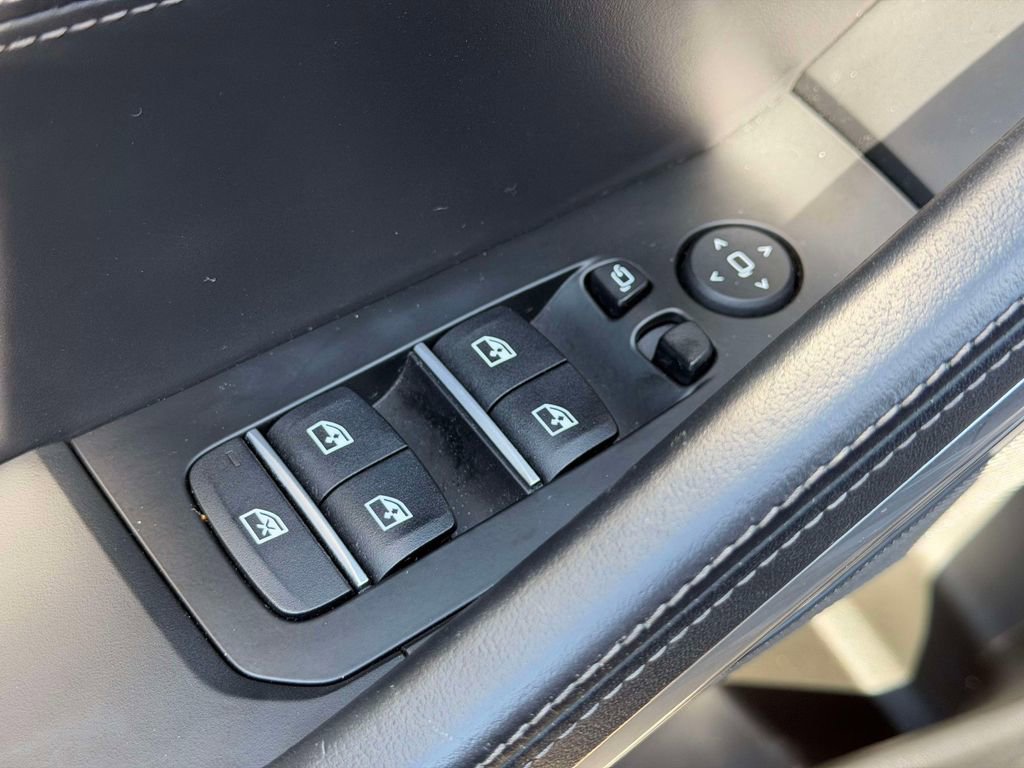 Used 2023 BMW X6 M50i AWD/4WD image 22