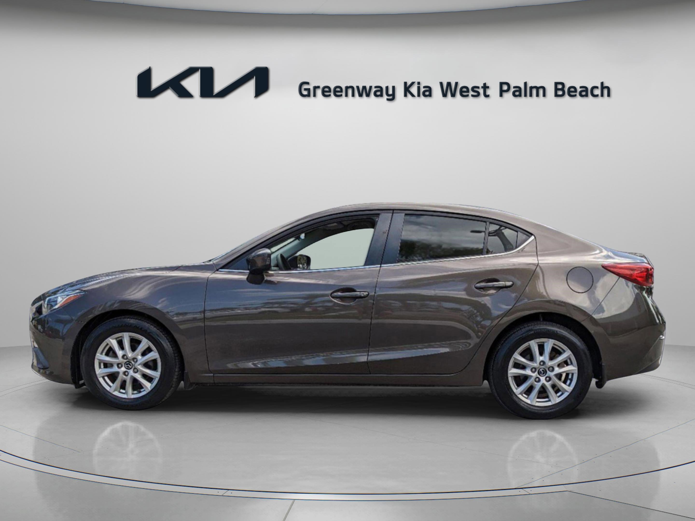 Used 2016 MAZDA MAZDA3 i Sport w/ Preferred Equipment Package FWD image 5