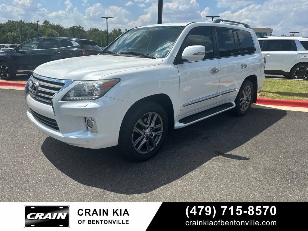 Used 2013 Lexus LX 570 4WD w/ Luxury Pkg image 2