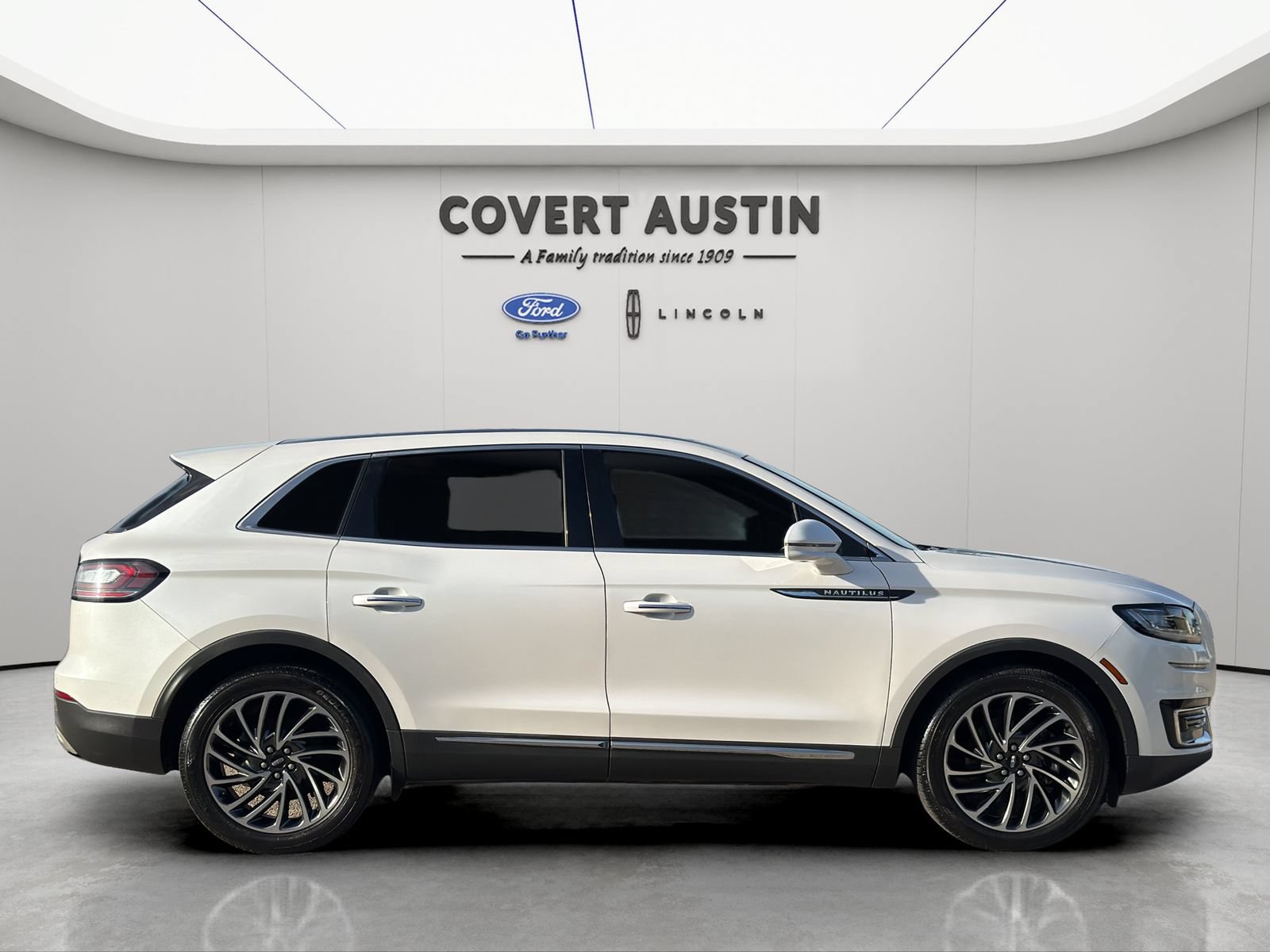 Used 2019 Lincoln Nautilus Reserve w/ Cargo Utility Package FWD image 6
