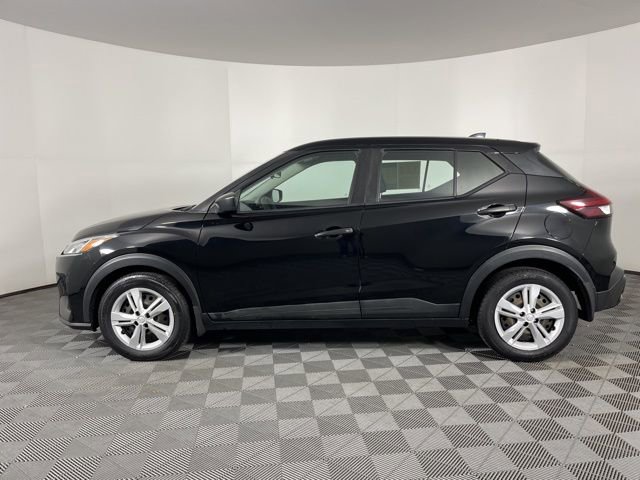 Used 2021 Nissan Kicks S image 2