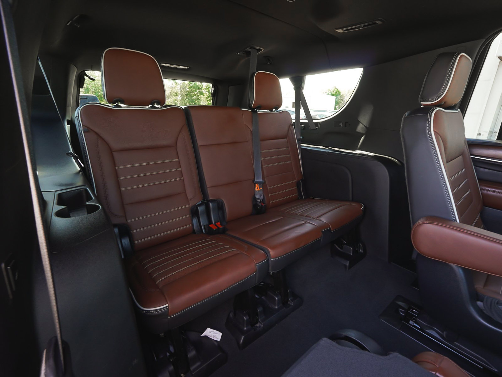 Used 2023 GMC Yukon XL Denali Ultimate AWD/4WD image 44