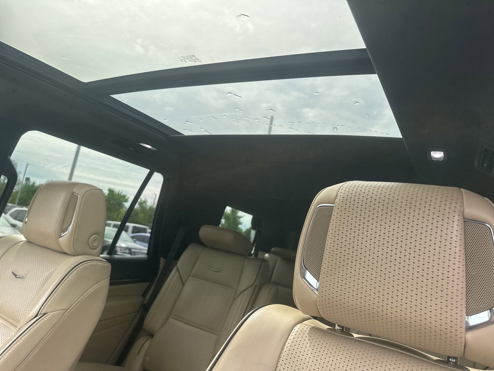 Used 2023 Cadillac Escalade Premium Luxury w/ Performance Package image 14