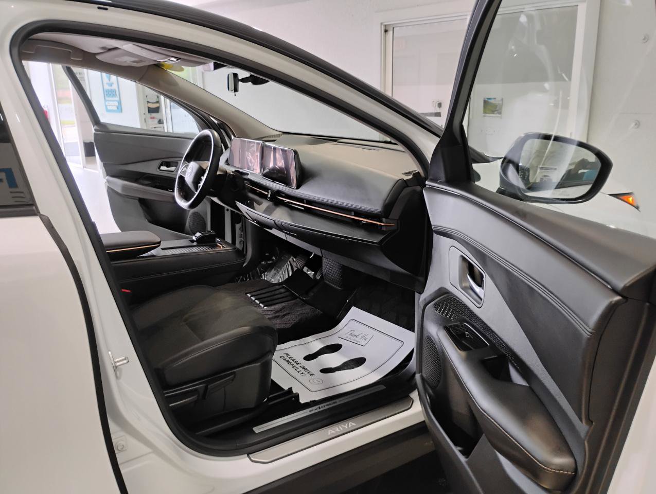Used 2024 Nissan Ariya AWD image 63