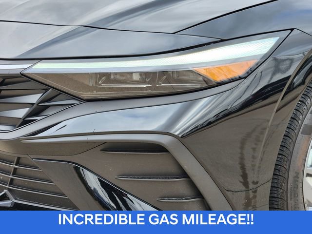 Certified 2025 Hyundai Elantra Blue image 5