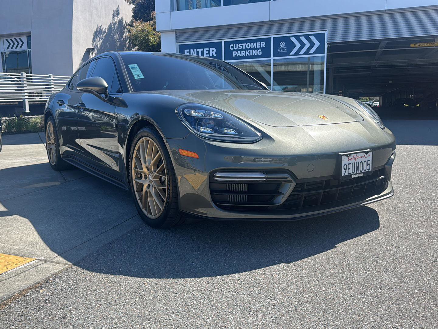 Used 2022 Porsche Panamera GTS AWD/4WD image 3
