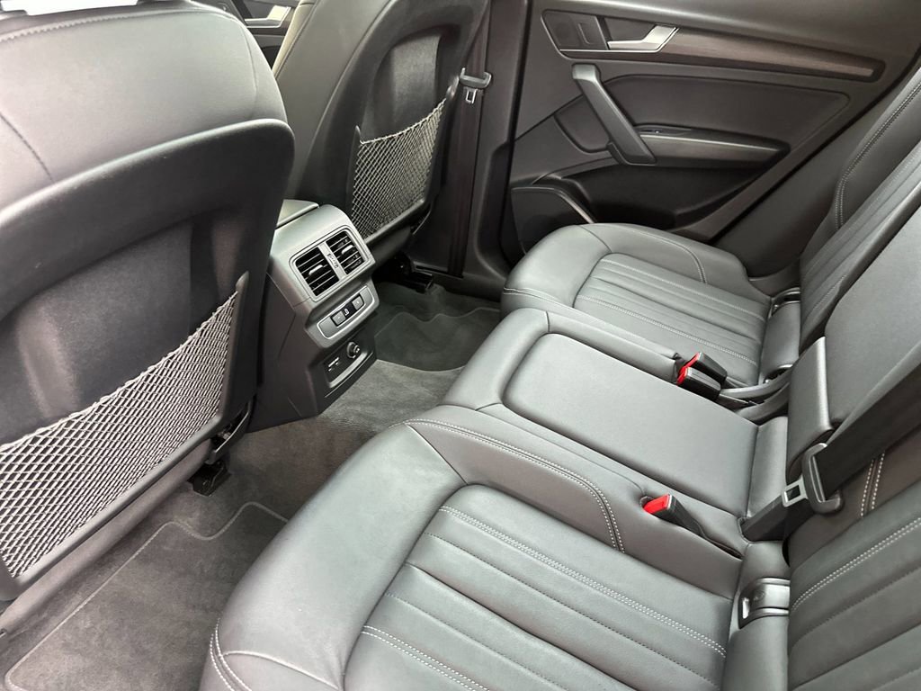 Used 2022 Audi Q5 2.0T Premium w/ Convenience Package image 11