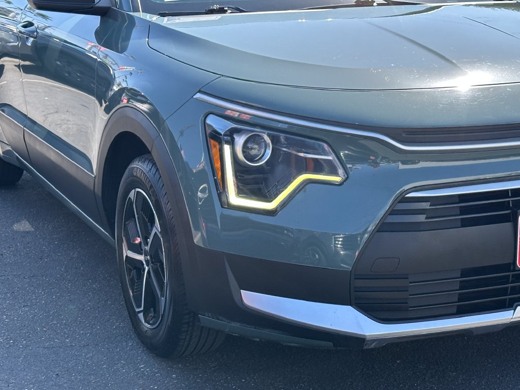 Used 2024 Kia Niro EX FWD image 5