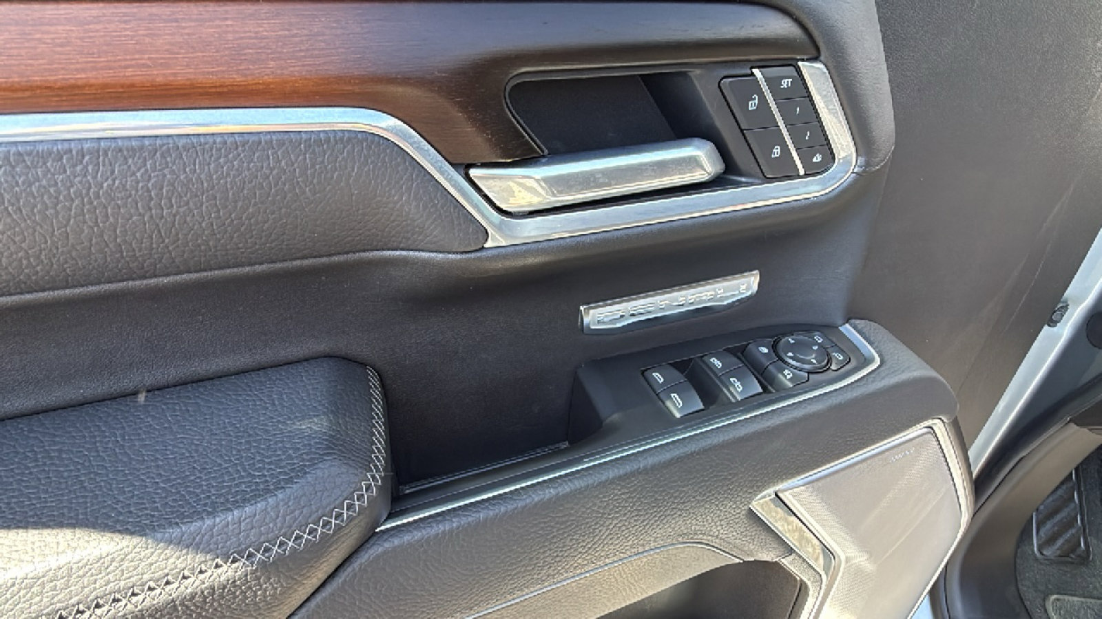 Certified 2025 GMC Sierra 1500 Denali AWD/4WD image 16