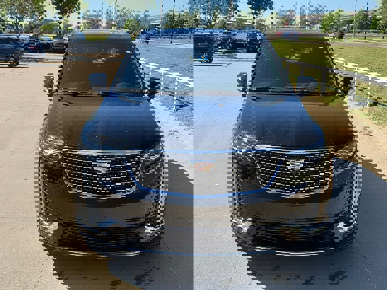 Used 2023 Cadillac XT6 Luxury image 2