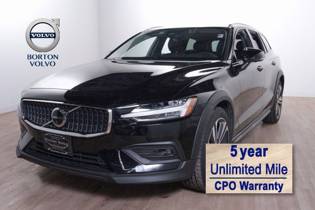 Used 2025 Volvo V60 B5 Cross Country Plus