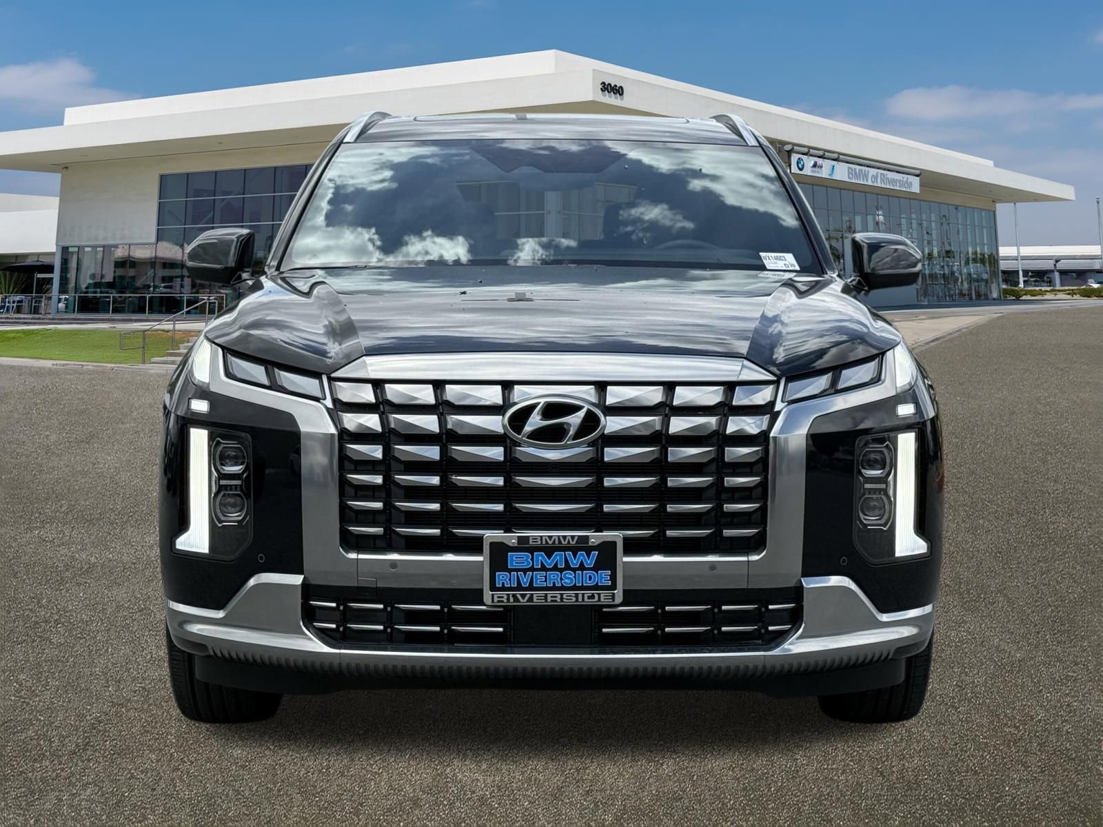 Used 2025 Hyundai Palisade Calligraphy AWD/4WD image 3