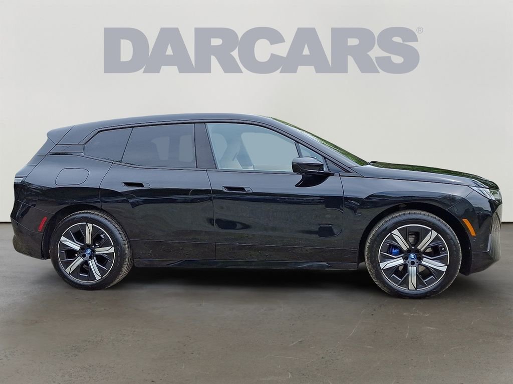 Used 2024 BMW iX xDrive50 w/ Sport Package AWD/4WD image 7