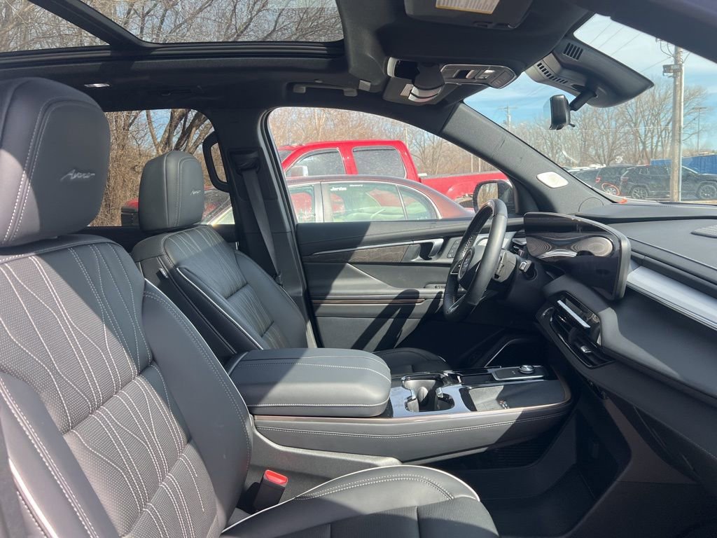 Used 2025 Buick Enclave Avenir w/ Super Cruise Package image 15