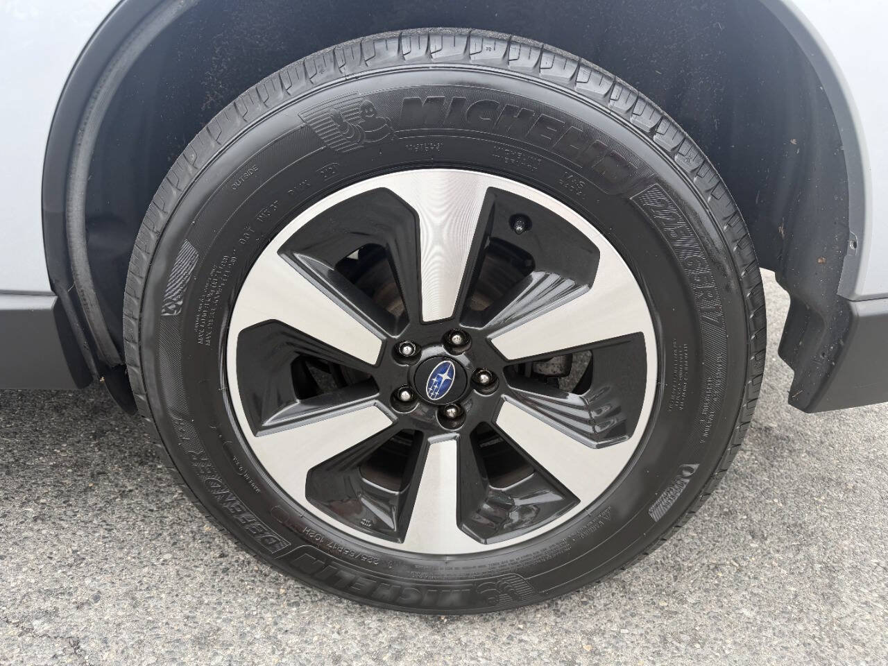 Used 2017 Subaru Forester 2.5i w/ Alloy Wheel Package AWD/4WD image 12