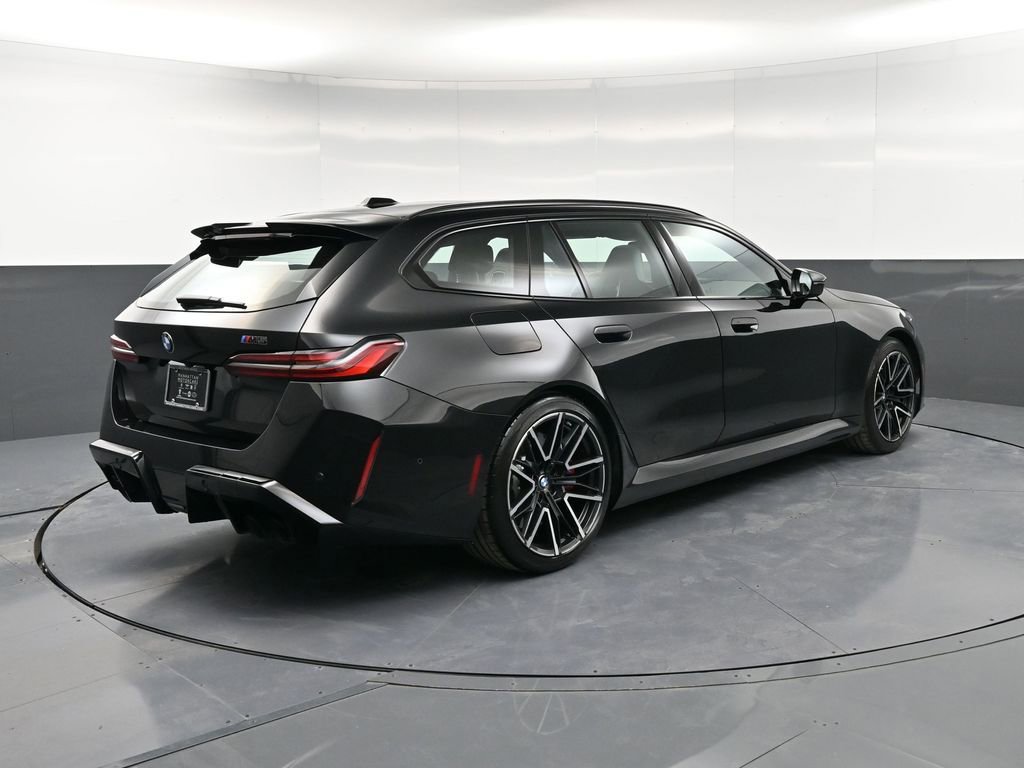 Used 2025 BMW M5 Touring image 8