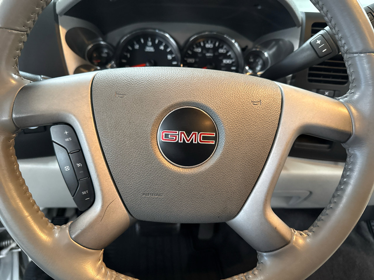 Used 2010 GMC Sierra 1500 SLE w/ Texas Edition image 12