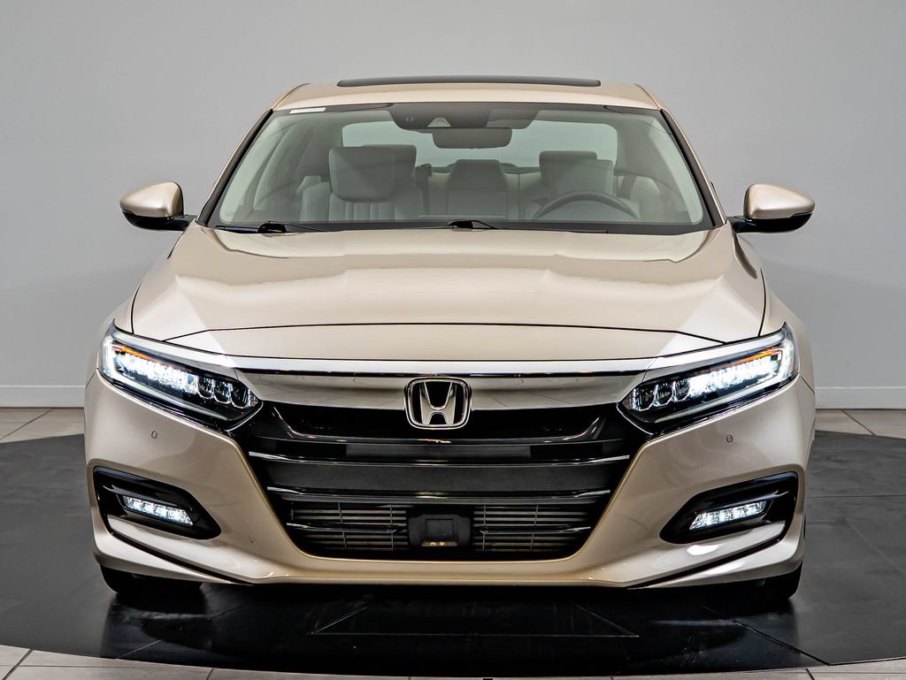 Used 2018 Honda Accord Touring image 2