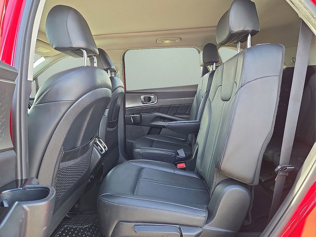 Used 2022 Kia Sorento SX w/ Panoramic Sunroof Package image 16