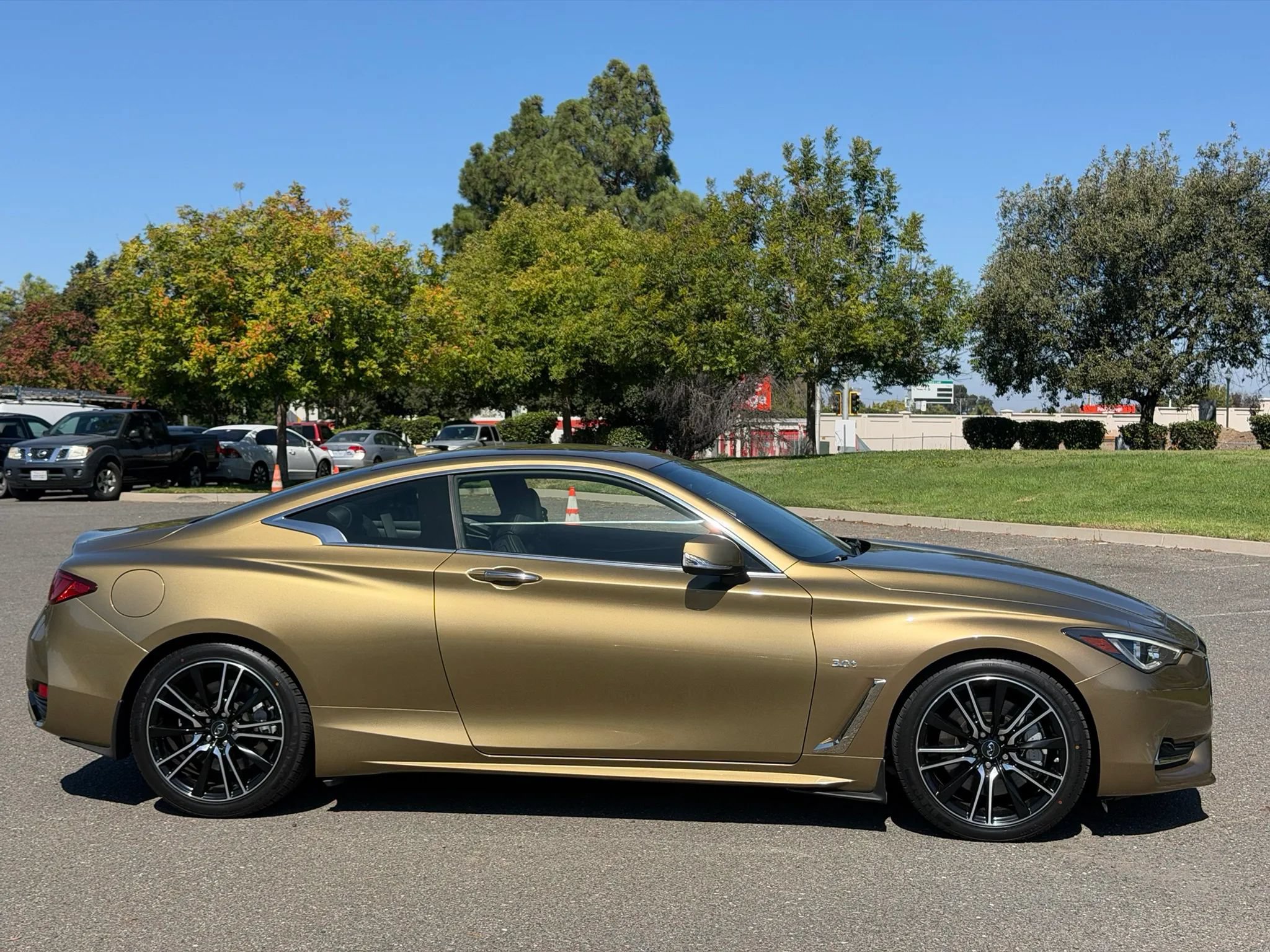 Used 2018 INFINITI Q60 3.0t Sport w/ Sensory Package 3.0T Sport RWD image 6