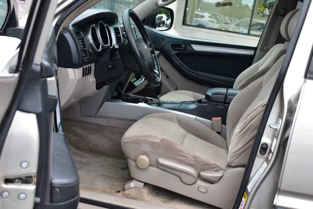 Used 2003 Toyota 4Runner SR5 AWD/4WD image 15