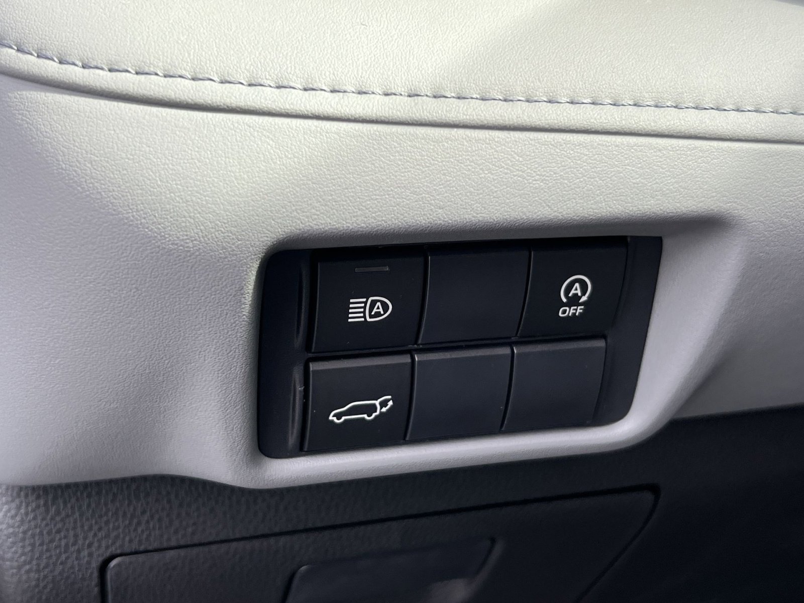 New 2025 Toyota Highlander XLE image 23