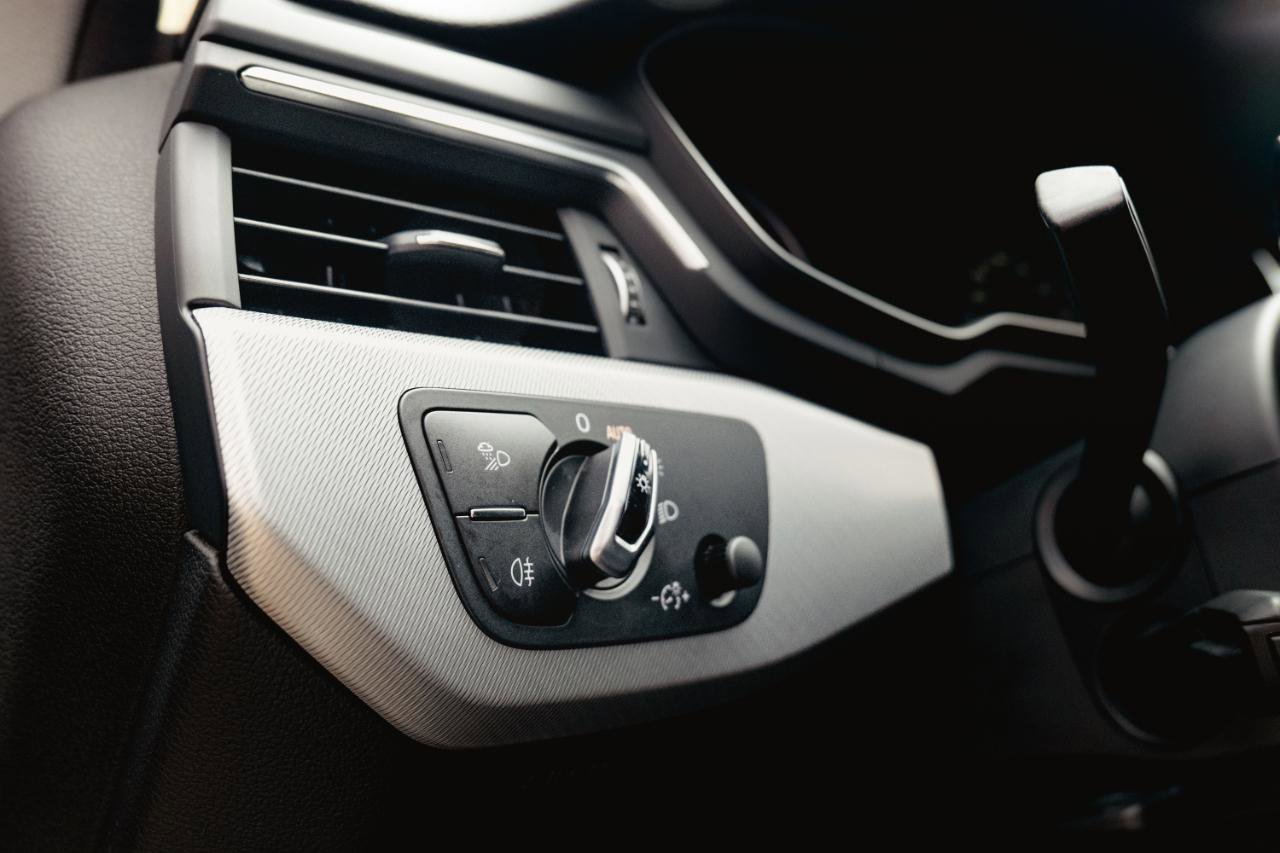 Used 2017 Audi A4 2.0T Ultra Premium w/ 18" Wheel Package image 21