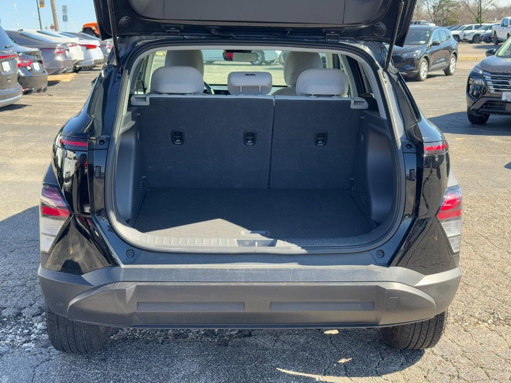 Used 2025 Hyundai Kona SEL image 9