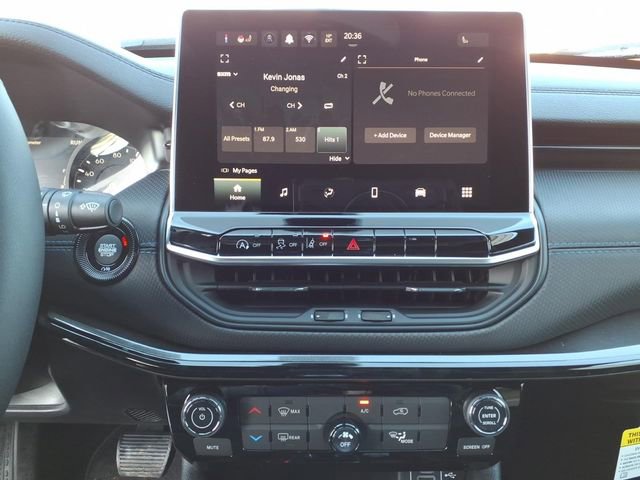 New 2026 Jeep Compass Latitude image 21