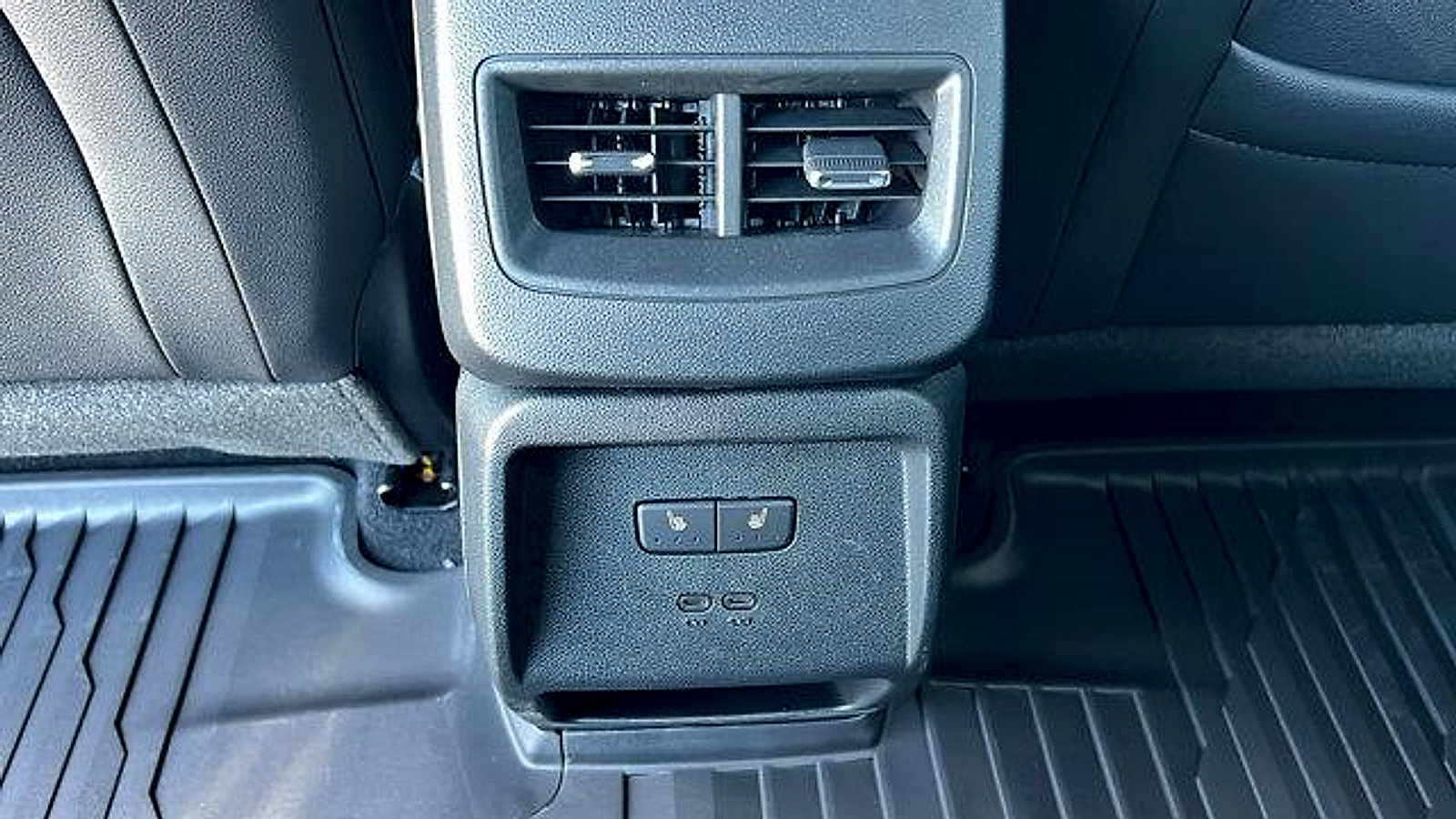 New 2026 Chevrolet Equinox EV LT image 14