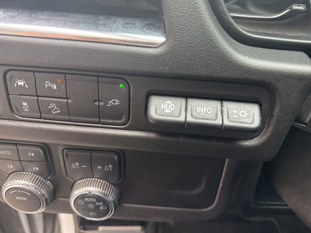 Used 2021 GMC Yukon XL AT4 w/ AT4 Premium Package AWD/4WD image 23