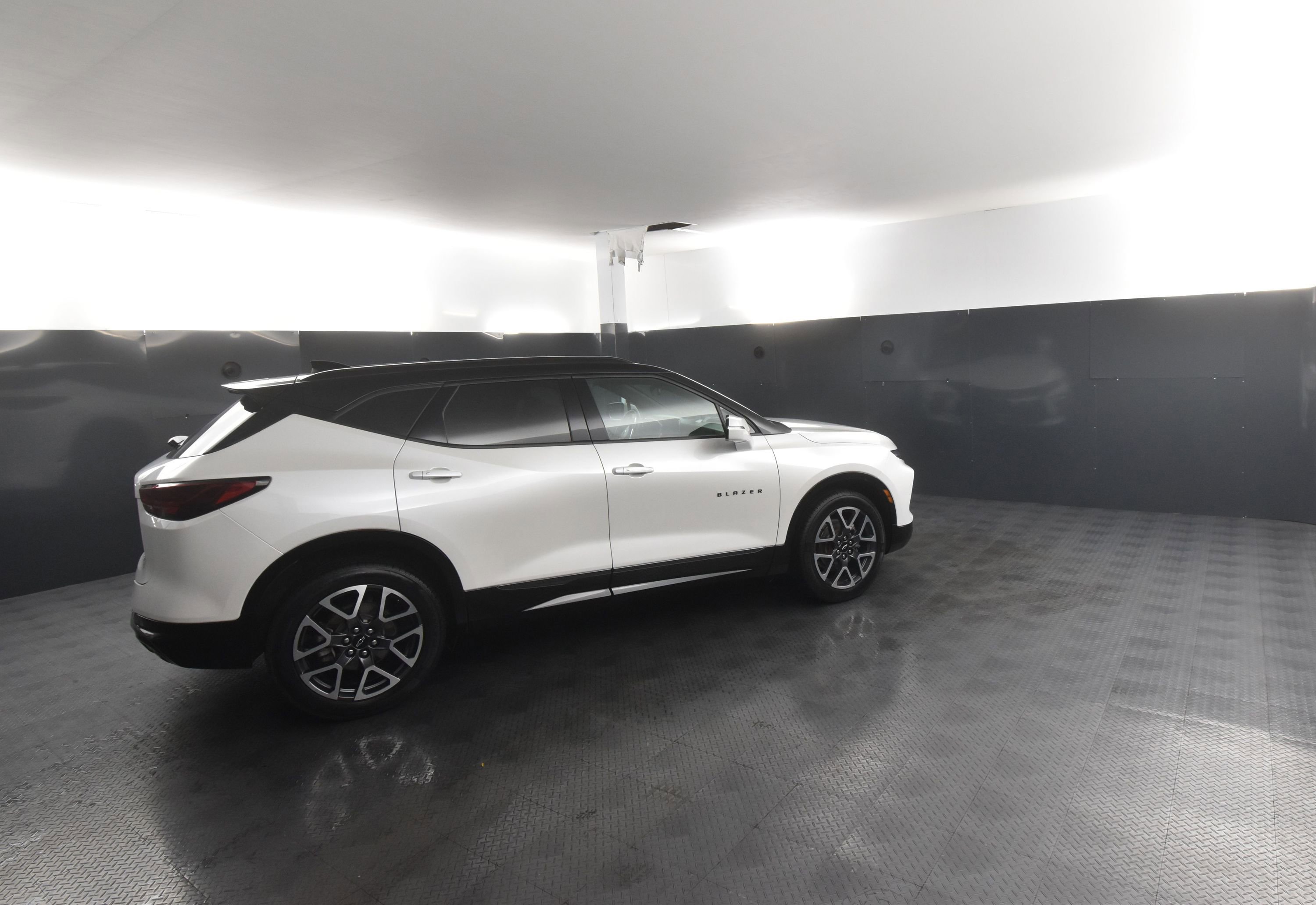 Used 2023 Chevrolet Blazer RS image 2