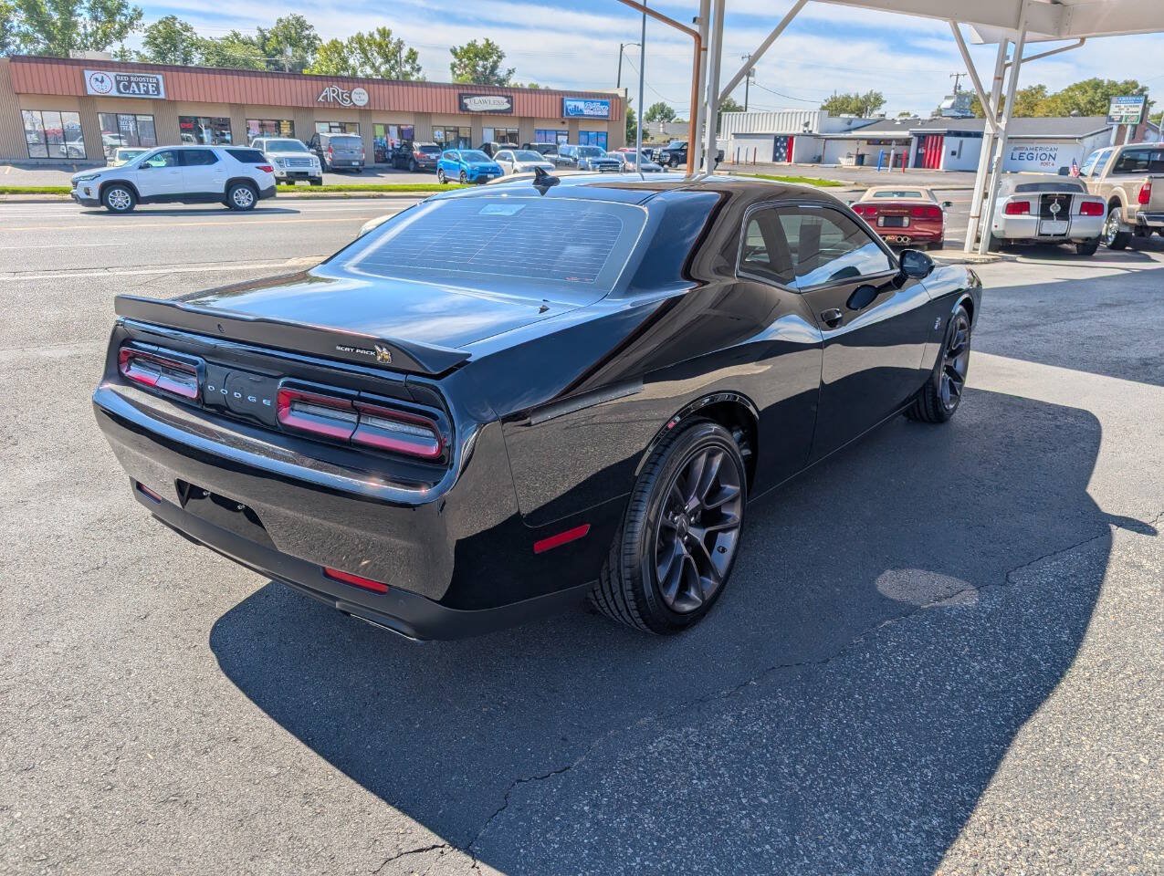 Used 2022 Dodge Challenger R/T Scat Pack w/ Shaker Package RWD image 7
