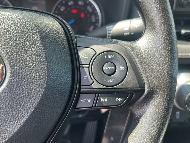 Used 2022 Toyota RAV4 LE image 23