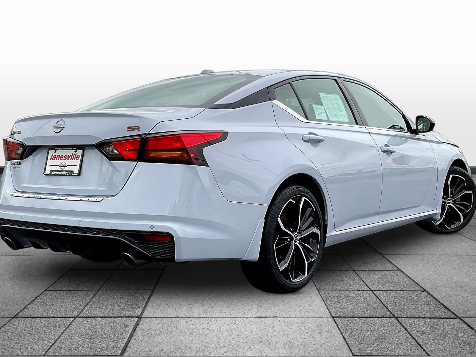 Certified 2023 Nissan Altima 2.5 SR w/ SR Premium Package FWD image 7