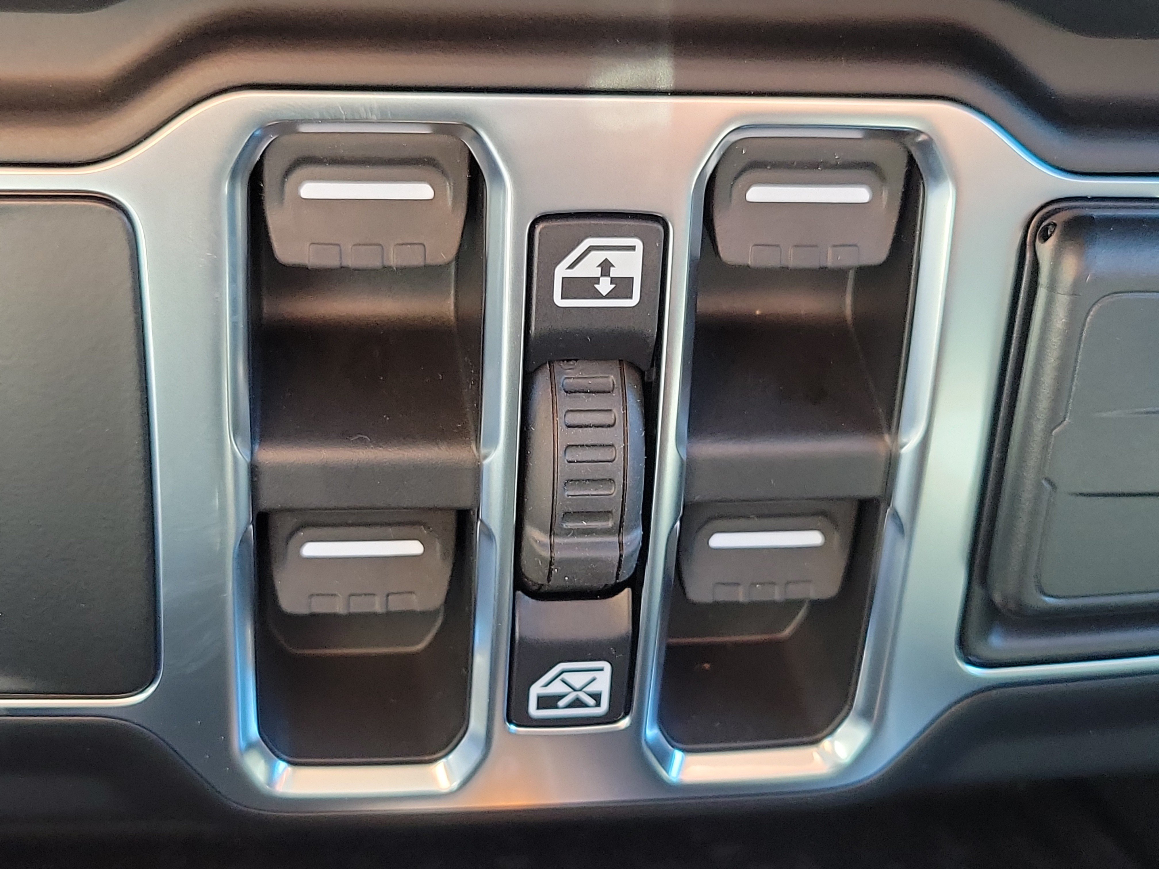 New 2026 Jeep Wrangler Unlimited Sahara AWD/4WD image 22