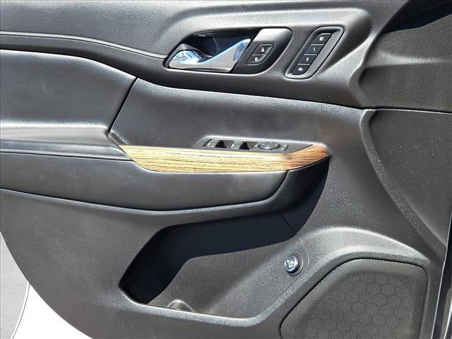 Used 2019 GMC Acadia Denali w/ Technology Package FWD image 11