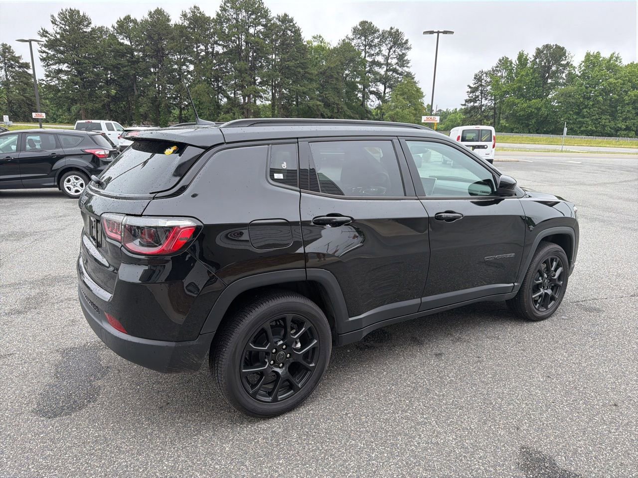 Used 2026 Jeep Compass Latitude AWD/4WD image 8